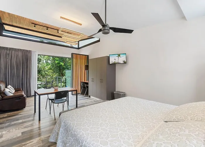 Secluded Jungle Oasis Close To Various Beaches Apartment