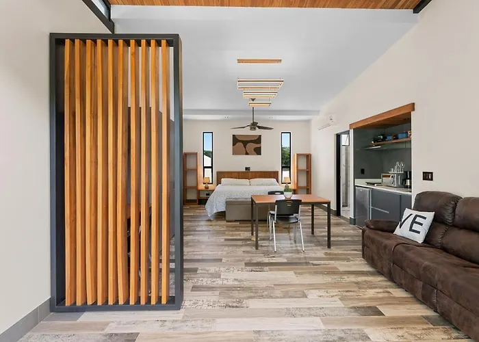 Secluded Jungle Oasis Close To Various Beaches Apartment