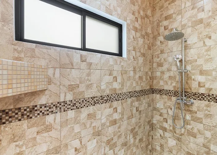 Secluded Jungle Oasis Close To Various Beaches Apartment *